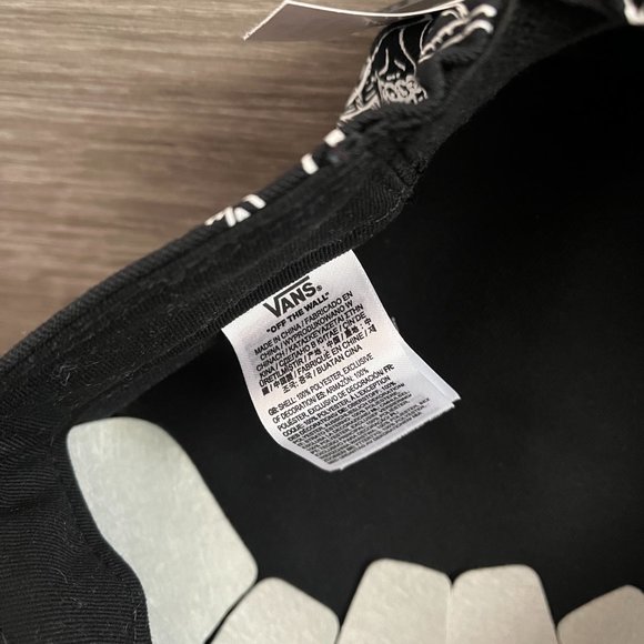 Vans Stranger Things Sketch Pill Box Bill Hat OS NWT - Picture 7 of 8